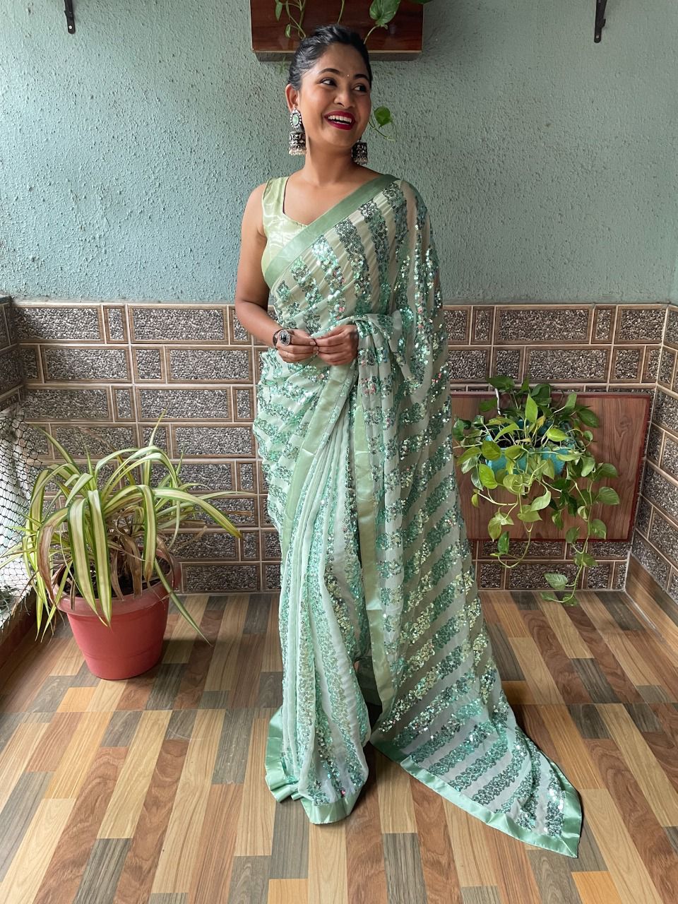 Mauni 01 New Stylish Party Wear Georgette Heavy Saree Collection